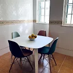 Casa Hermano Bright And Sunny With Sea Views لاغوس