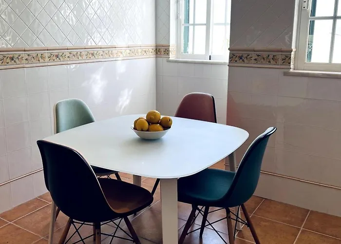 Casa Hermano Bright And Sunny With Sea Views Lagos